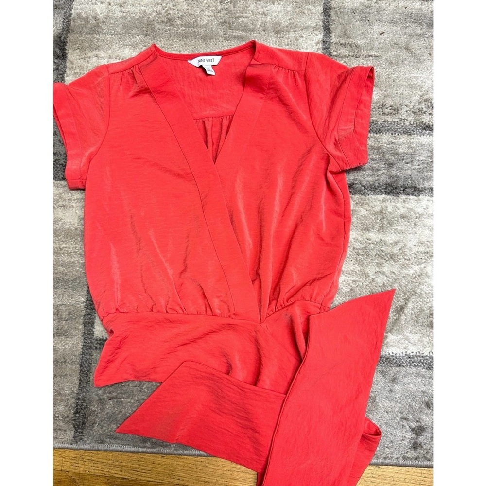 Nine West top